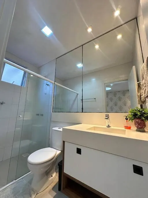 شقة Apartamento 3 Suites Meia Praia - Itapema - 90 Metros Do Mar