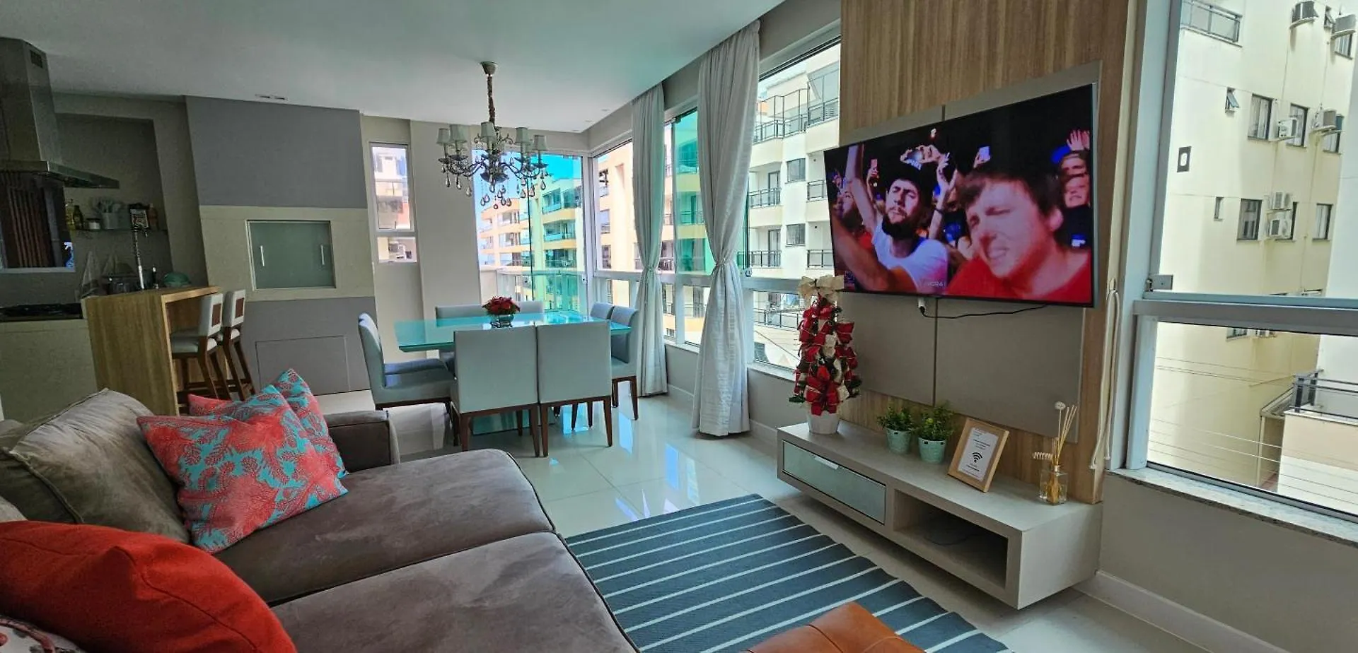 شقة Apartamento 3 Suites Meia Praia - Itapema - 90 Metros Do Mar